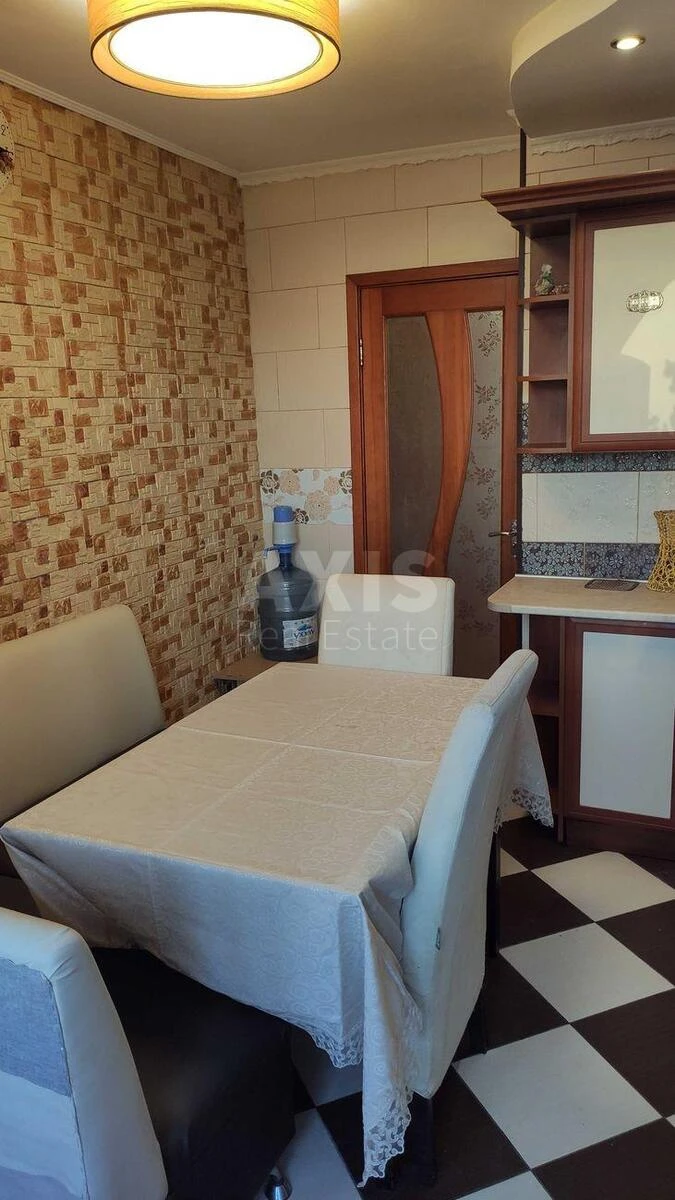 3k apartment vul. Pryluzhna 14700060