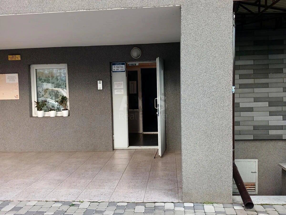 1k apartment vul. Revuc'kogo 547040210