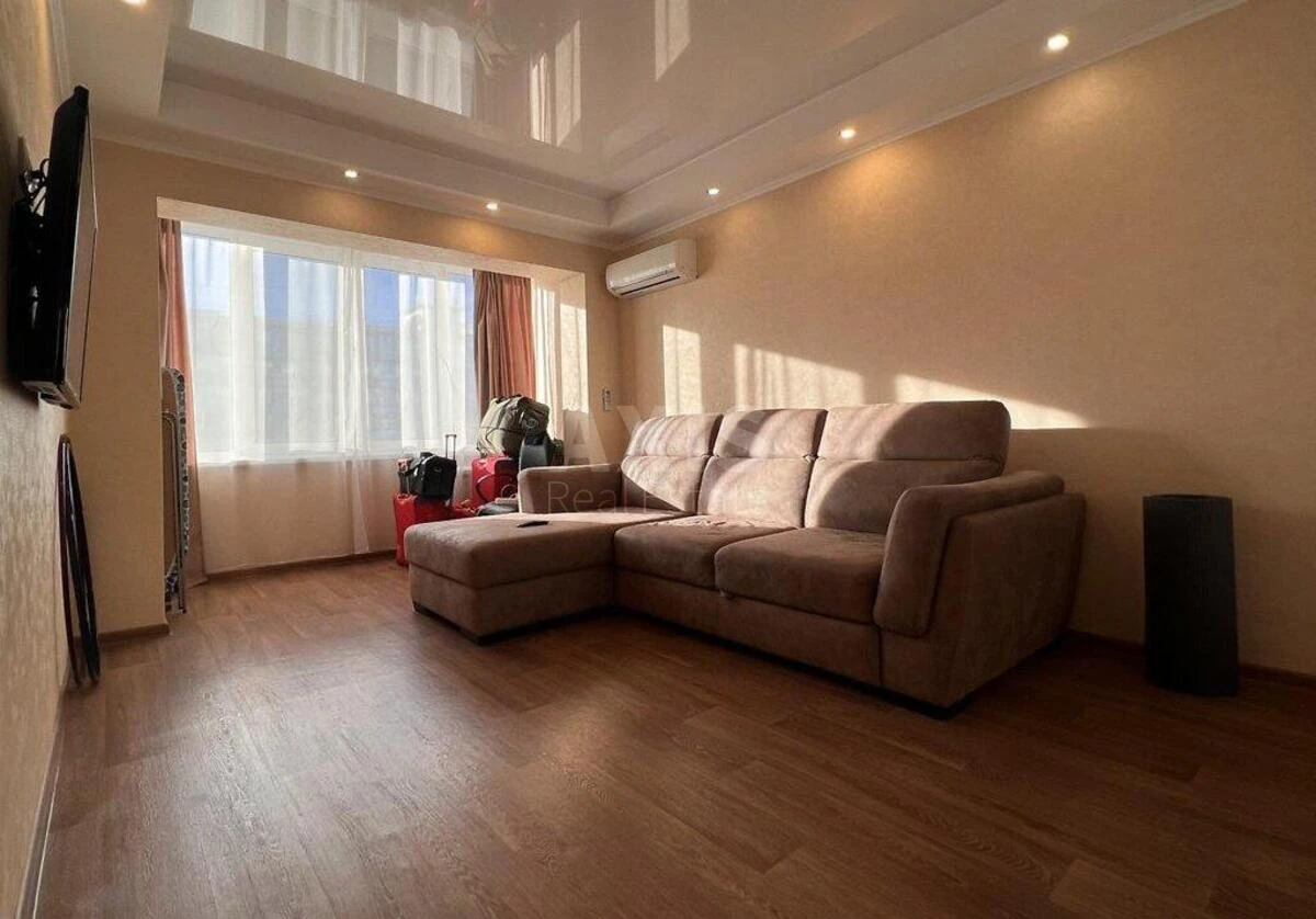 2k apartment vul. Polovec'ka 7/13707902