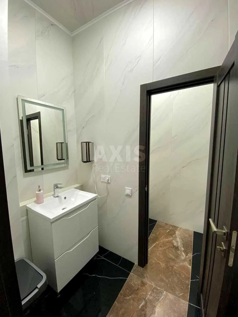 Office vul. Central'na 19, 130m2712826