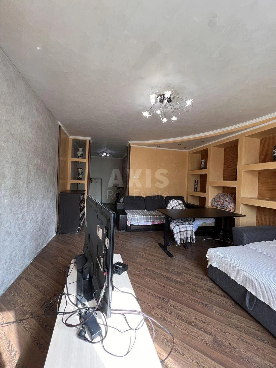 2k apartment vul. Sribnokil's'ka 1688231