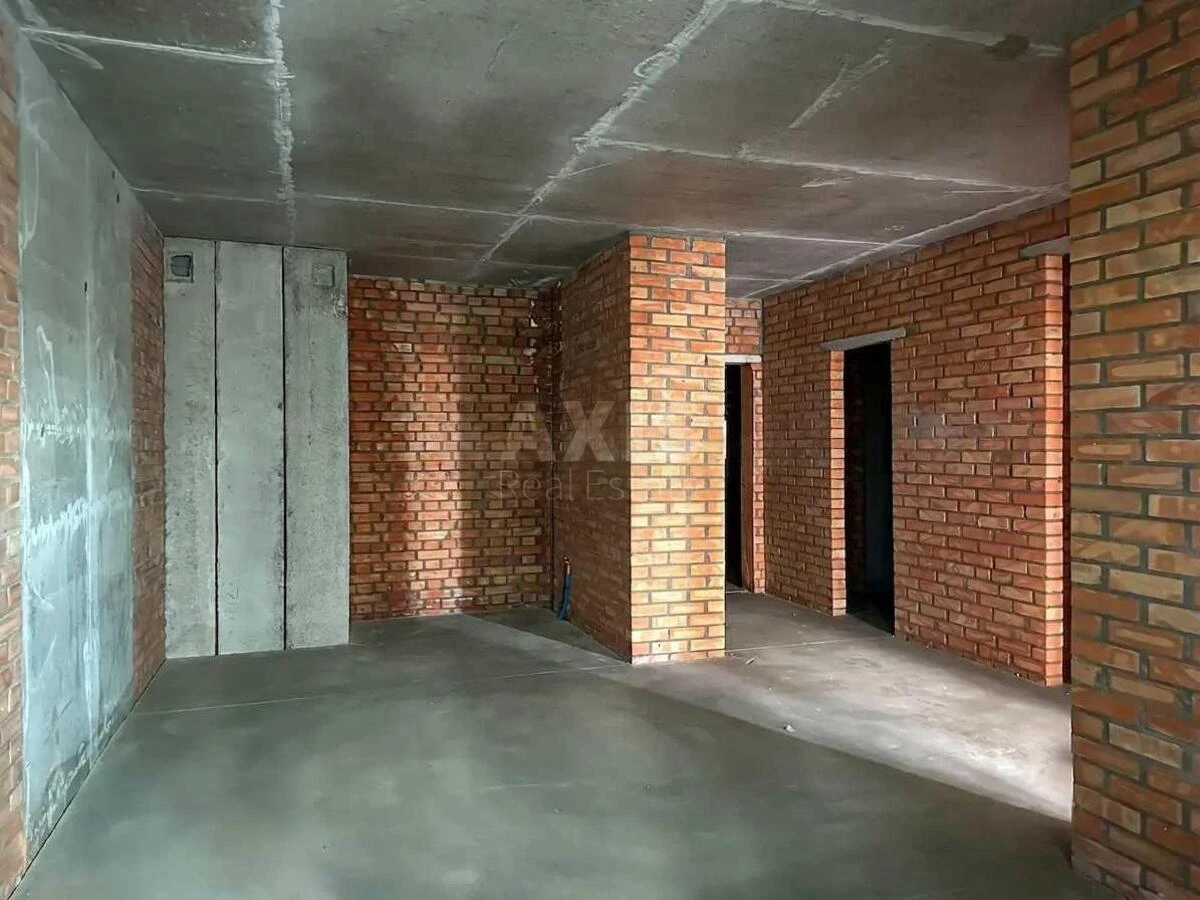 Office vul. Jevgena Konoval'cja 30, 200m2712011