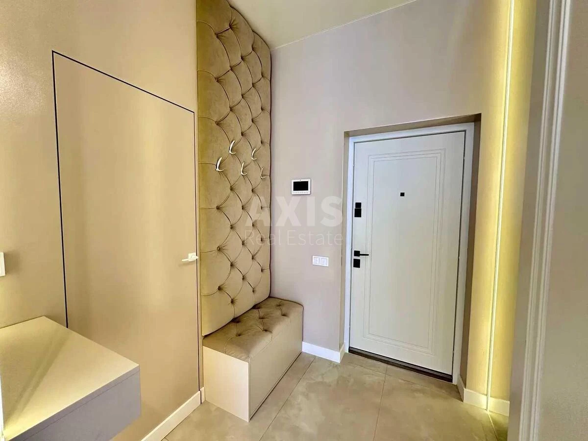 1k apartment vul. Lypkivs'kogo Vasylja Mytropolyta 37Б7005516