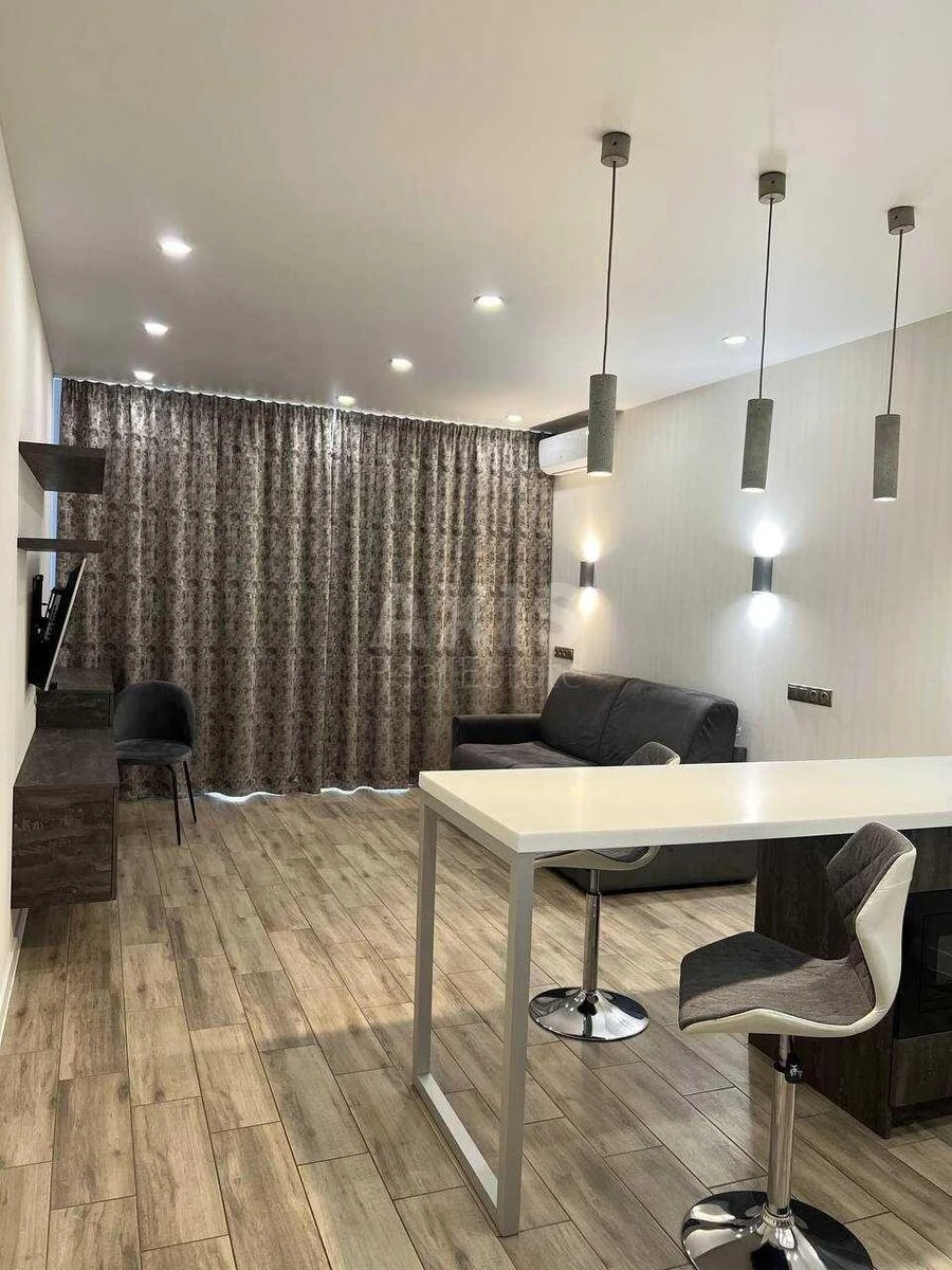 1k apartment pr-t Berestejskij 5Б692781