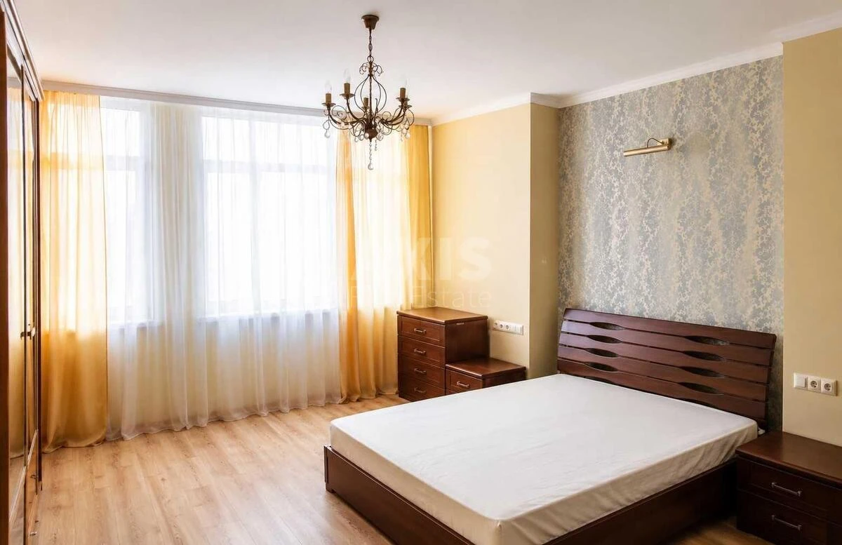 2к квартира ул. Ахматовой Анны 22696350