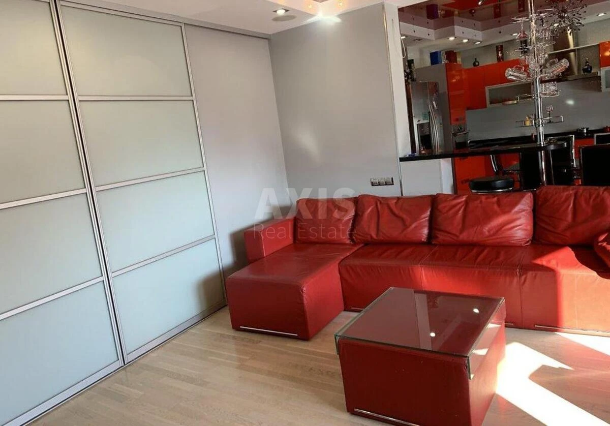 4k apartment nab. Dniprovs'ka 19688043