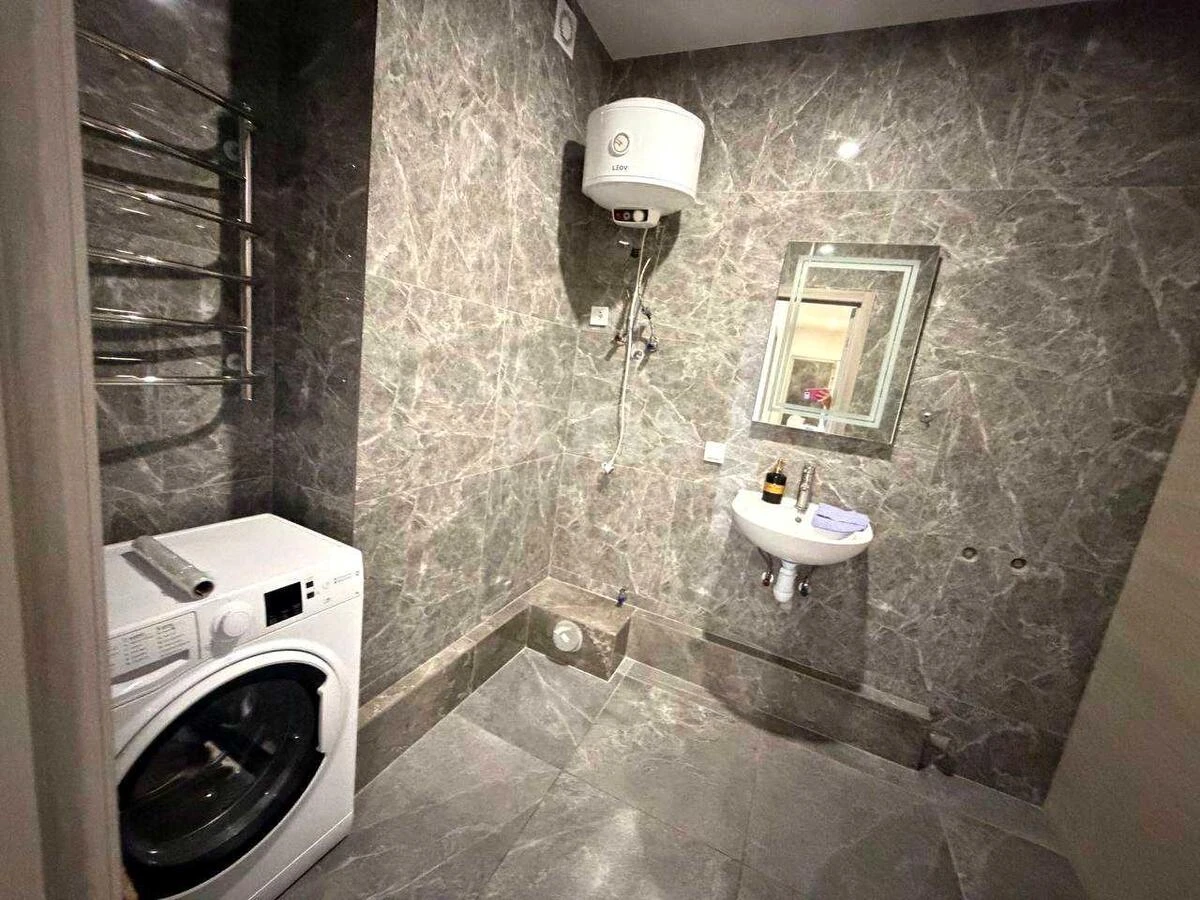 Office vul. Central'na 21А, 84m27127914