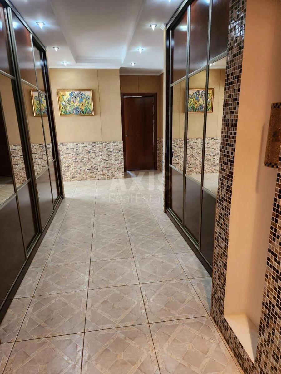 4к квартира пр-т Голосеевский 687097310