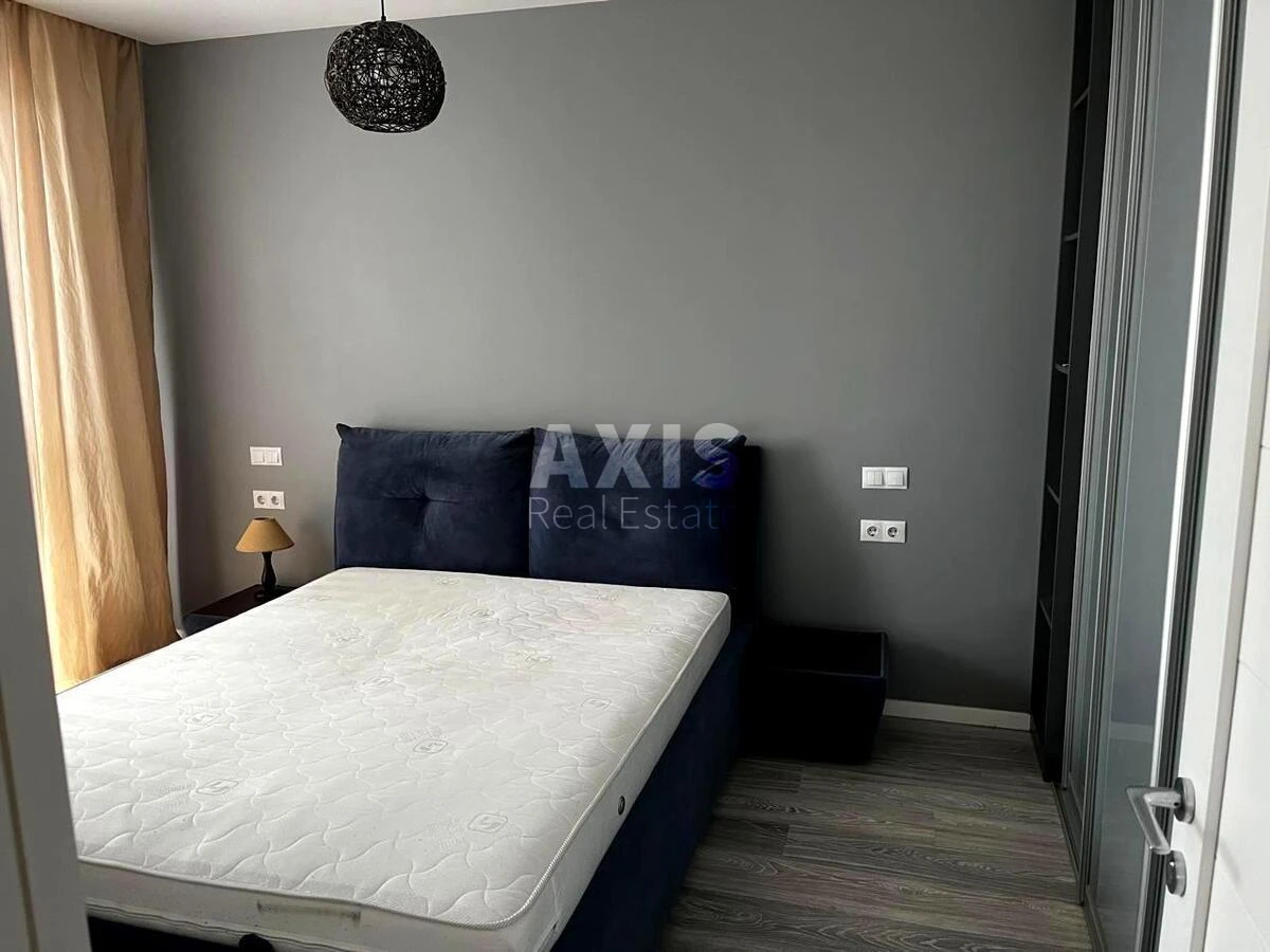 3k apartment vul. Mel'nykova fifty-one B677162