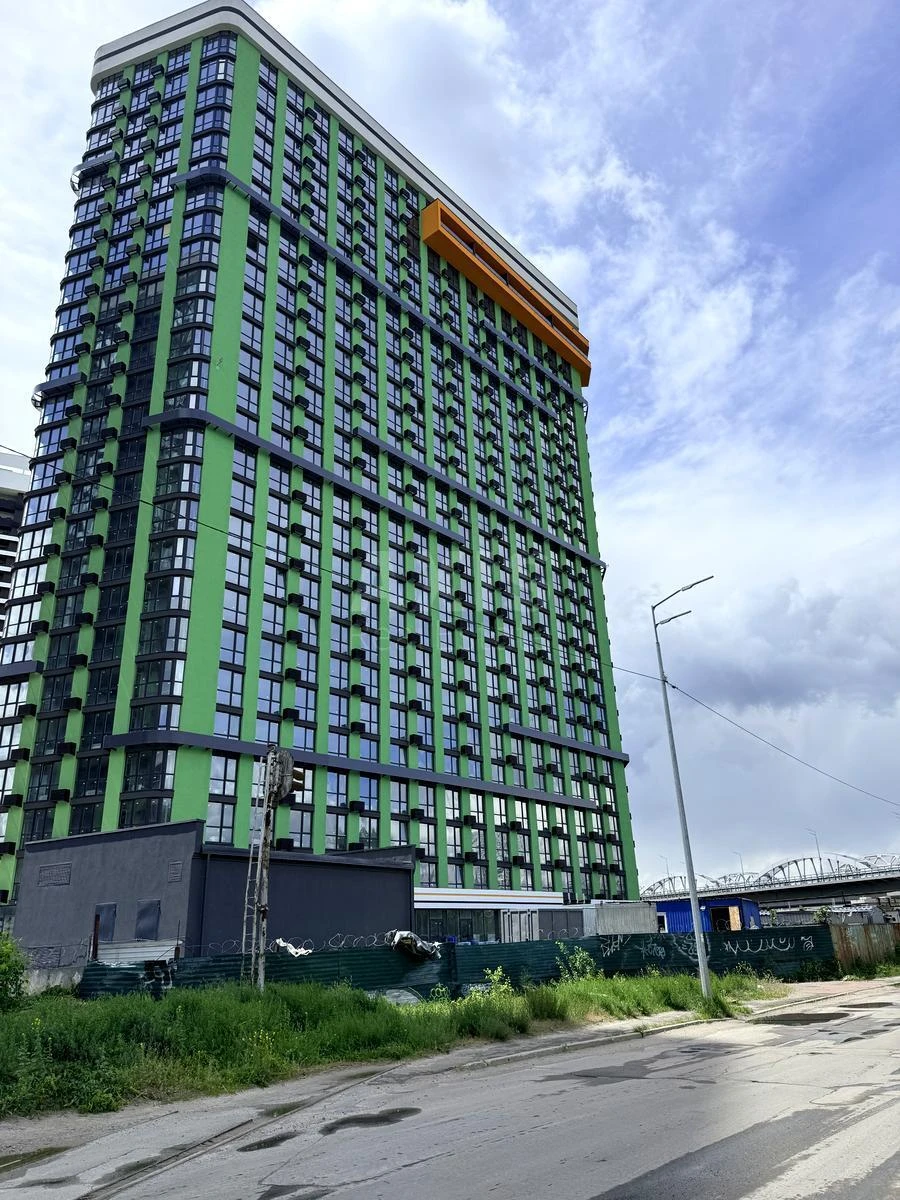 1k apartment nab. Dniprovs'ka 15688595