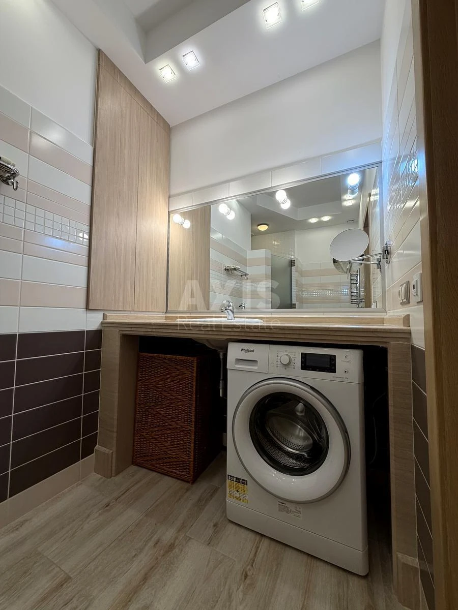 3k apartment vul. Urlivs'ka 4А6898917