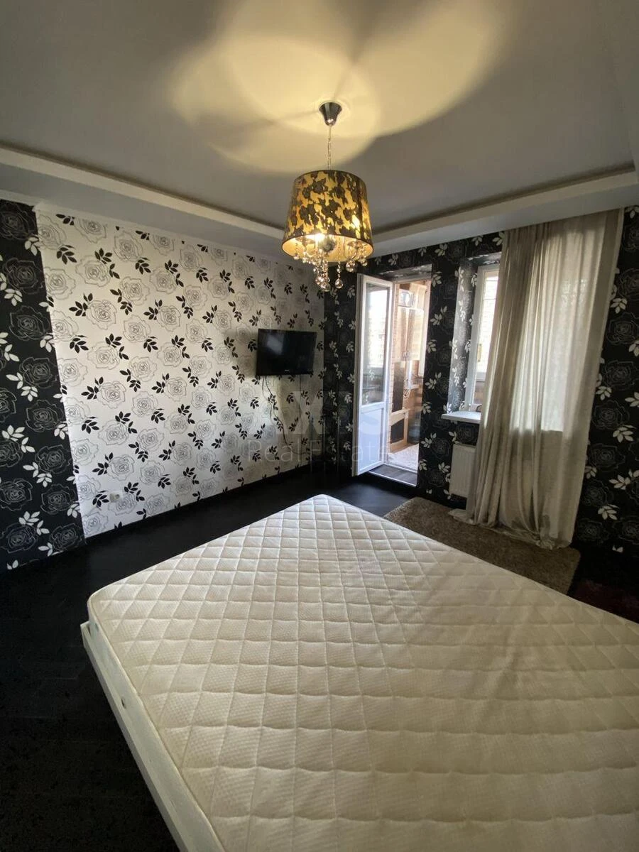2к квартира ул. Голосеевская 13Б697915