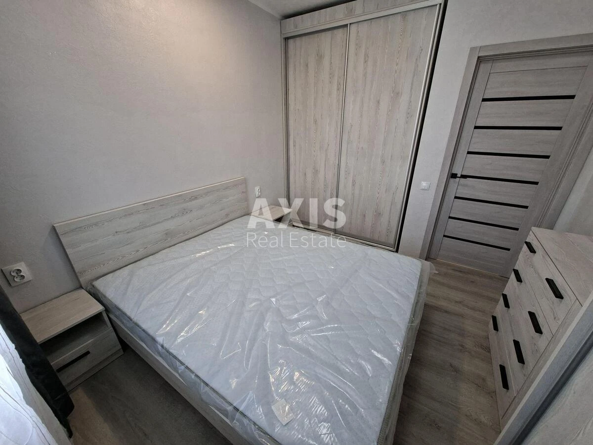 3к квартира ул. Телиги Елены 15615883