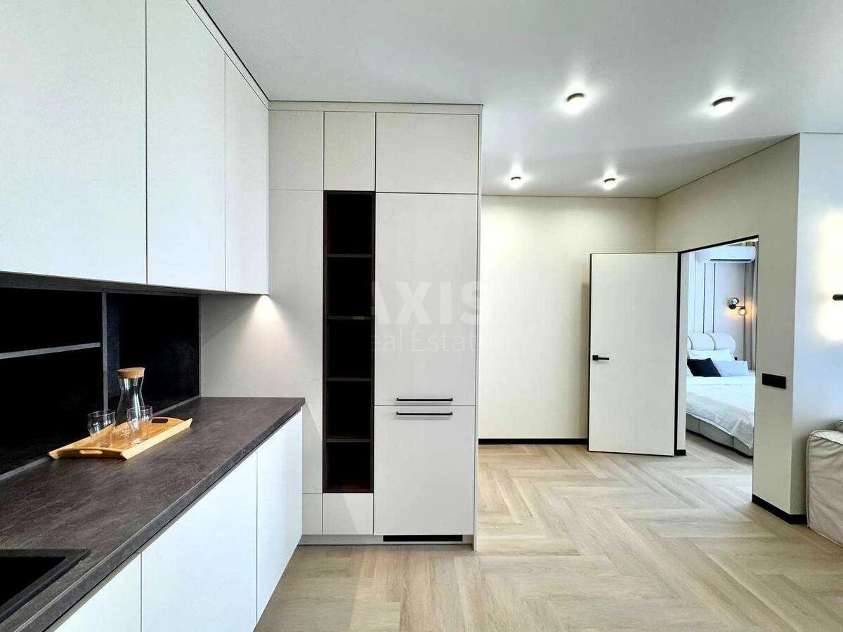 1k apartment vul. Prychal'na 10712924