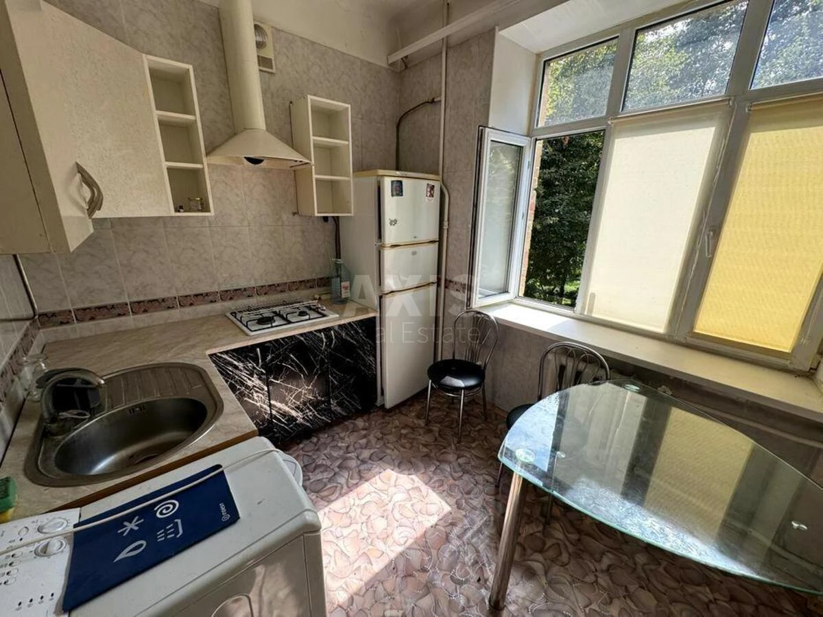 1k apartment prov. Novonavodnyc'kyj 4/6689181