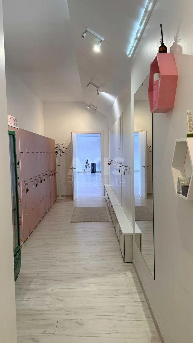 Объект торговли ул. Евгена Маланюка 55/2, 195м26991615