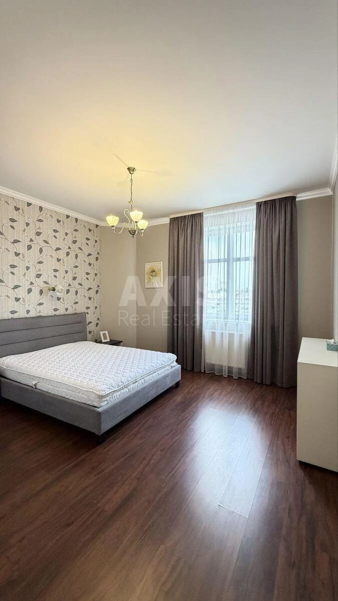 3k apartment vul. Jevgena Konoval'cja 32Б7074713
