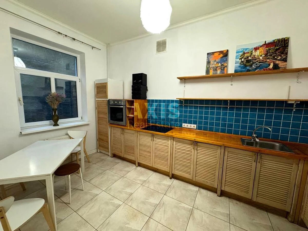 2k apartment vul. Kyrylivs'ka Thirty-one B636524