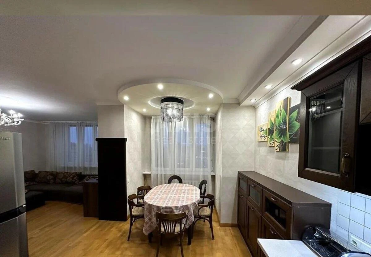 3k apartment vul. Sribnokil's'ka 1, корп. 1690060