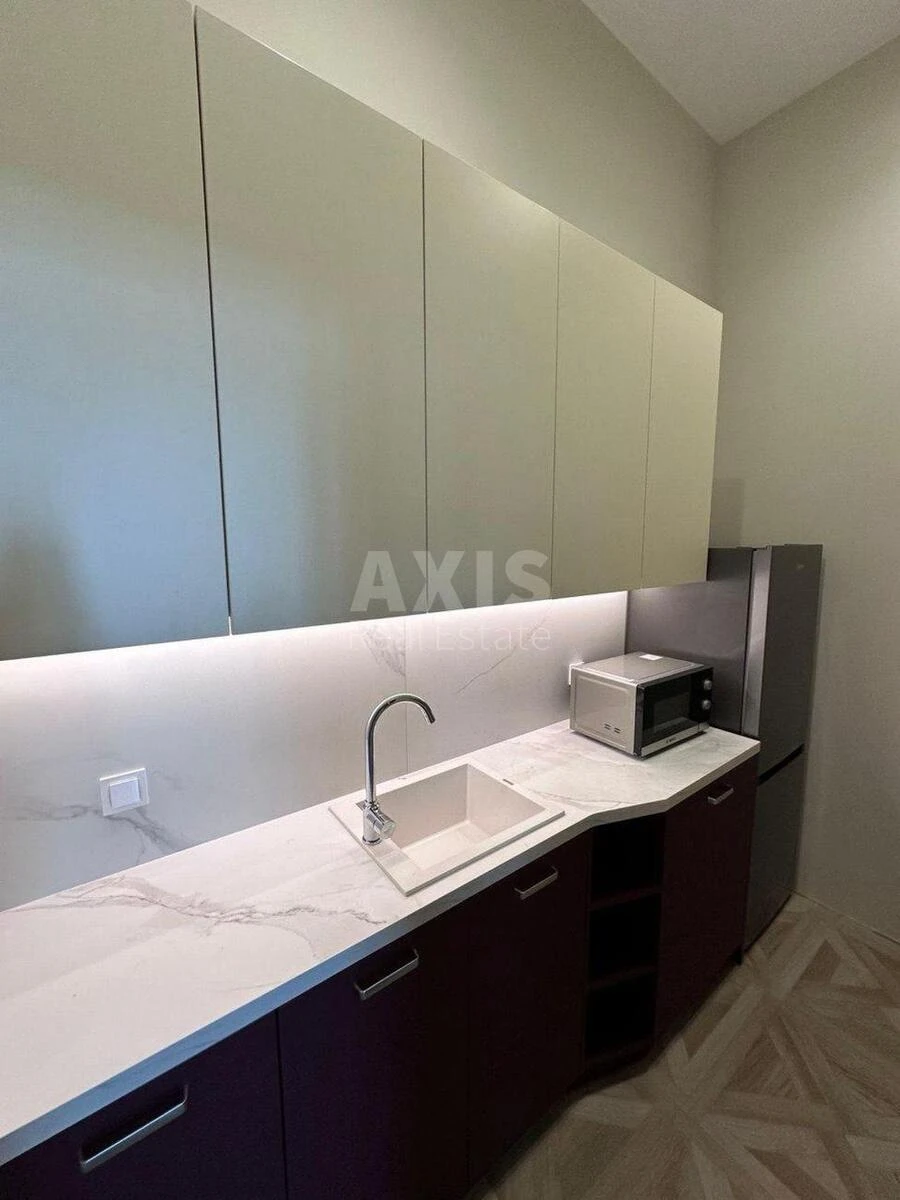 Office vul. Rustaveli Shota 15Б, 135m27101519