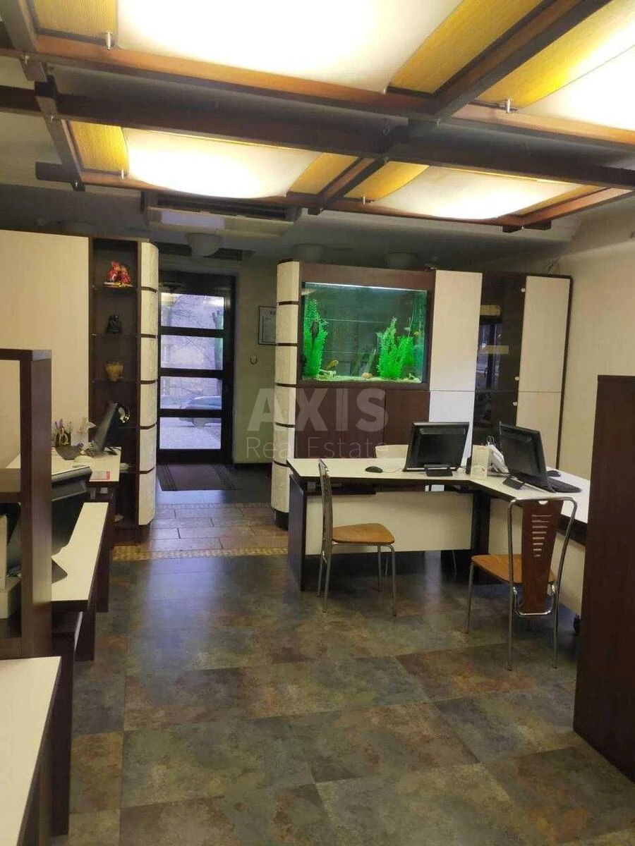 Trade object bul. Mykoly Mikhnovskoho 10, 190m2700663