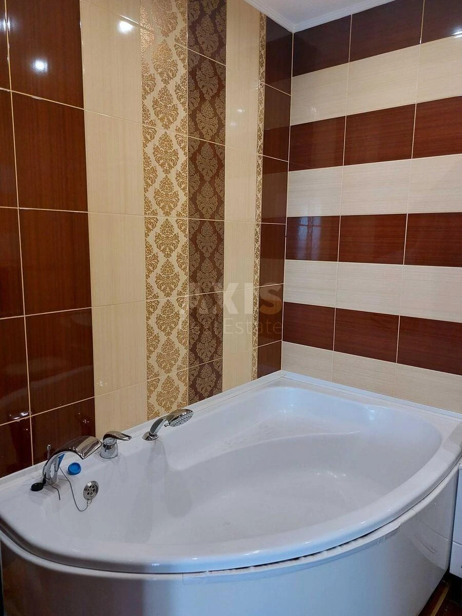 4k apartment vul. Myshugy Oleksandra 12695538