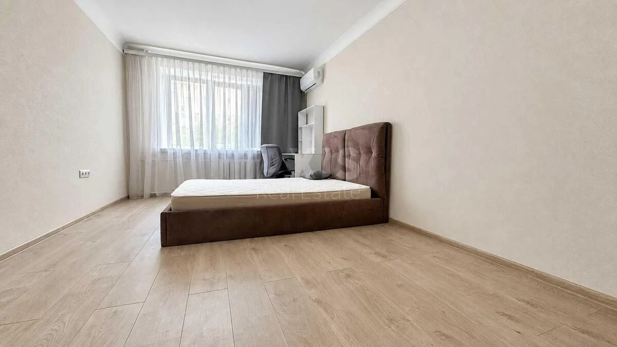 1k apartment vul. Jurkivs'ka 18711176