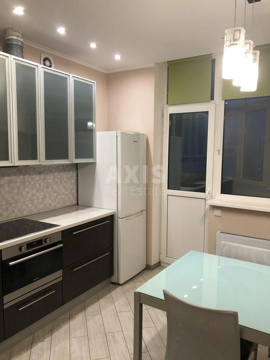 1k apartment pr-t Bazhana Mykoly 8Б