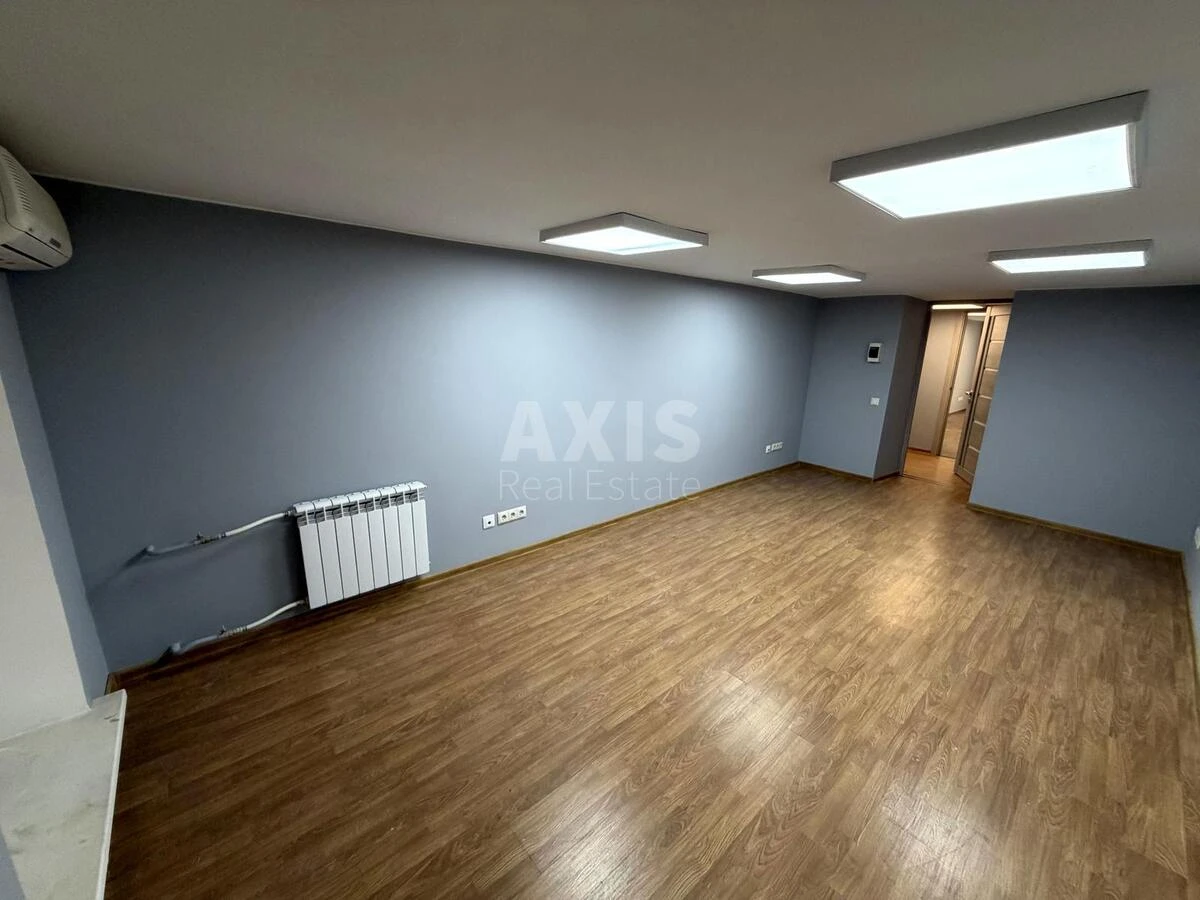 Офис ул. Евгения Чикаленко 25, 300м2689194