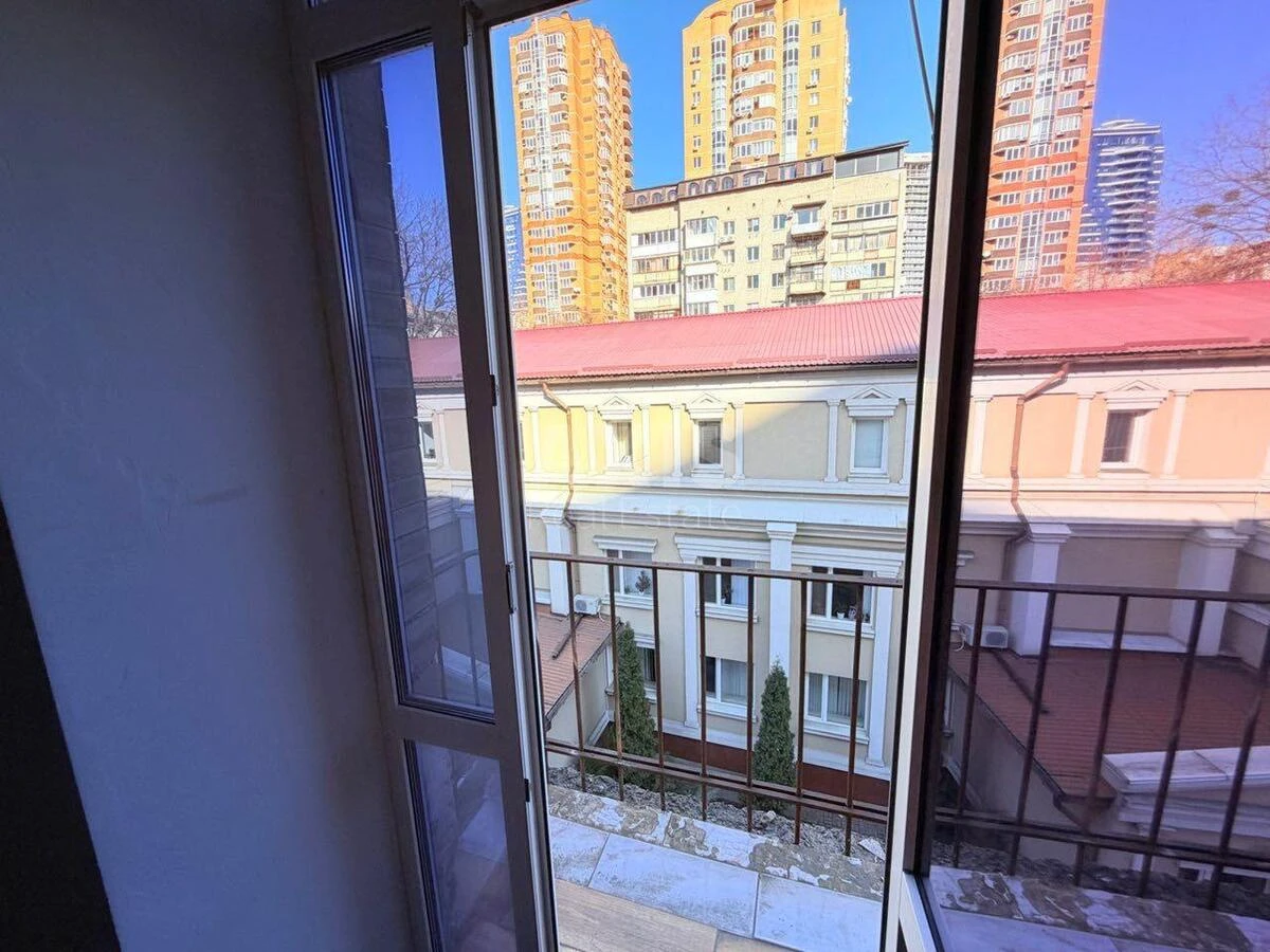 2к квартира ул. Василия Тютюнника 13707280