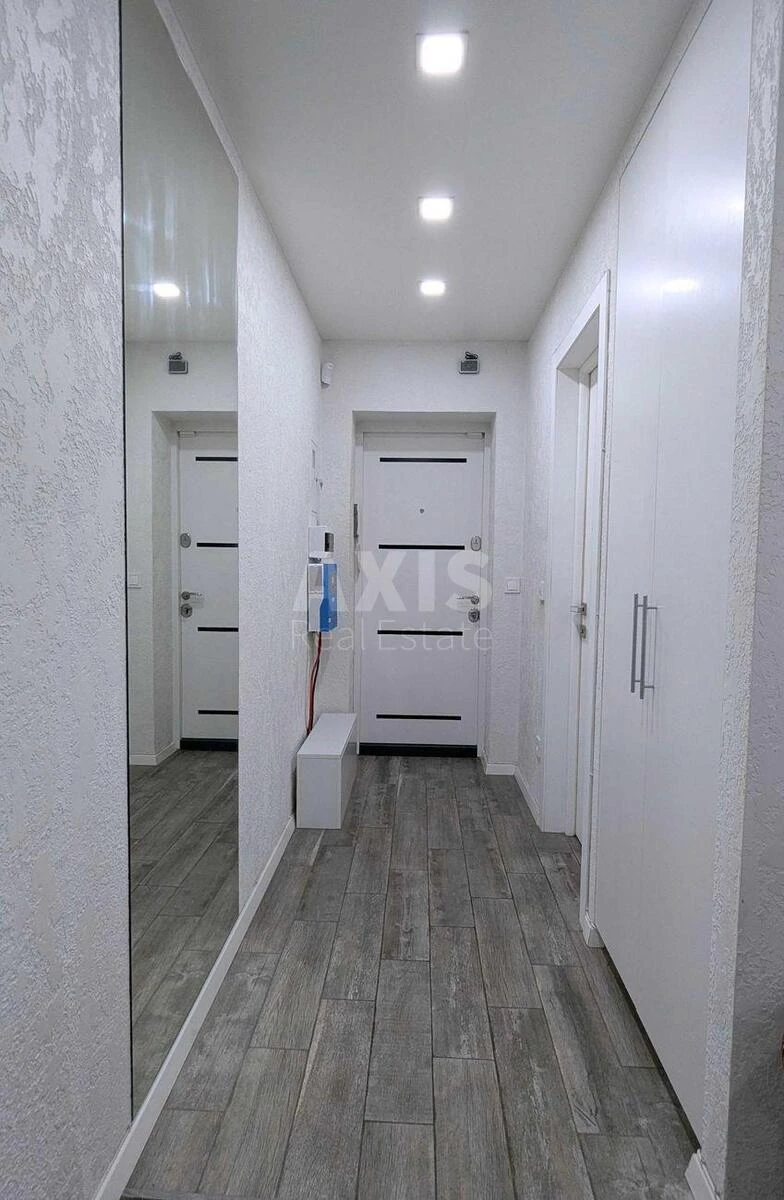 1k apartment bul. Verhovnoi' Rady 25694267