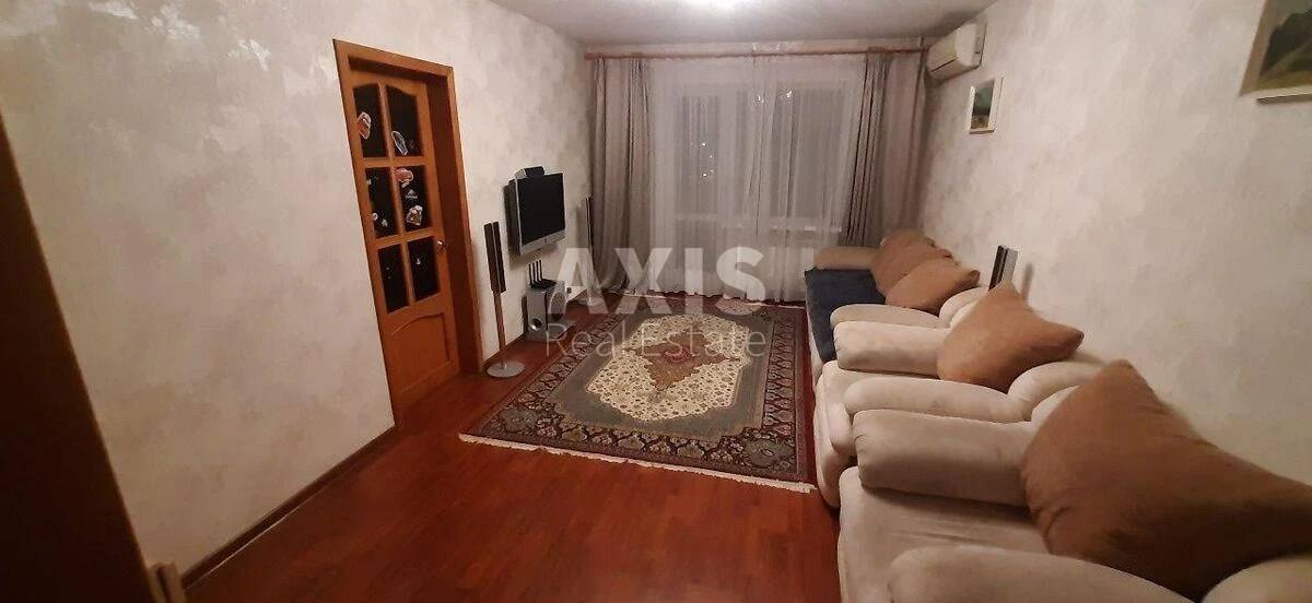 4k apartment vul. Pryrichna 33671810