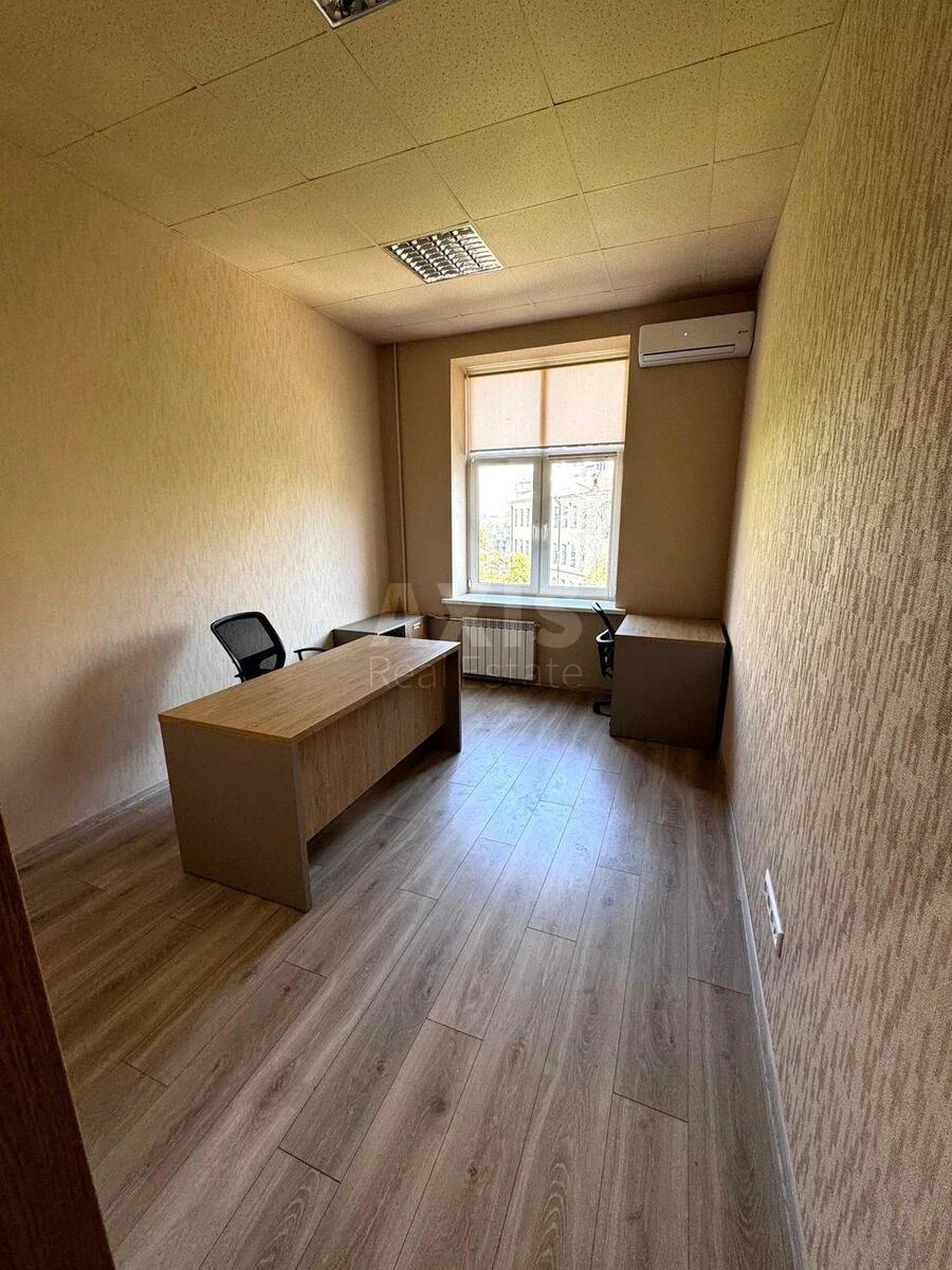 Office vul. Oleksandra Konyskoho 82, 280m2700678