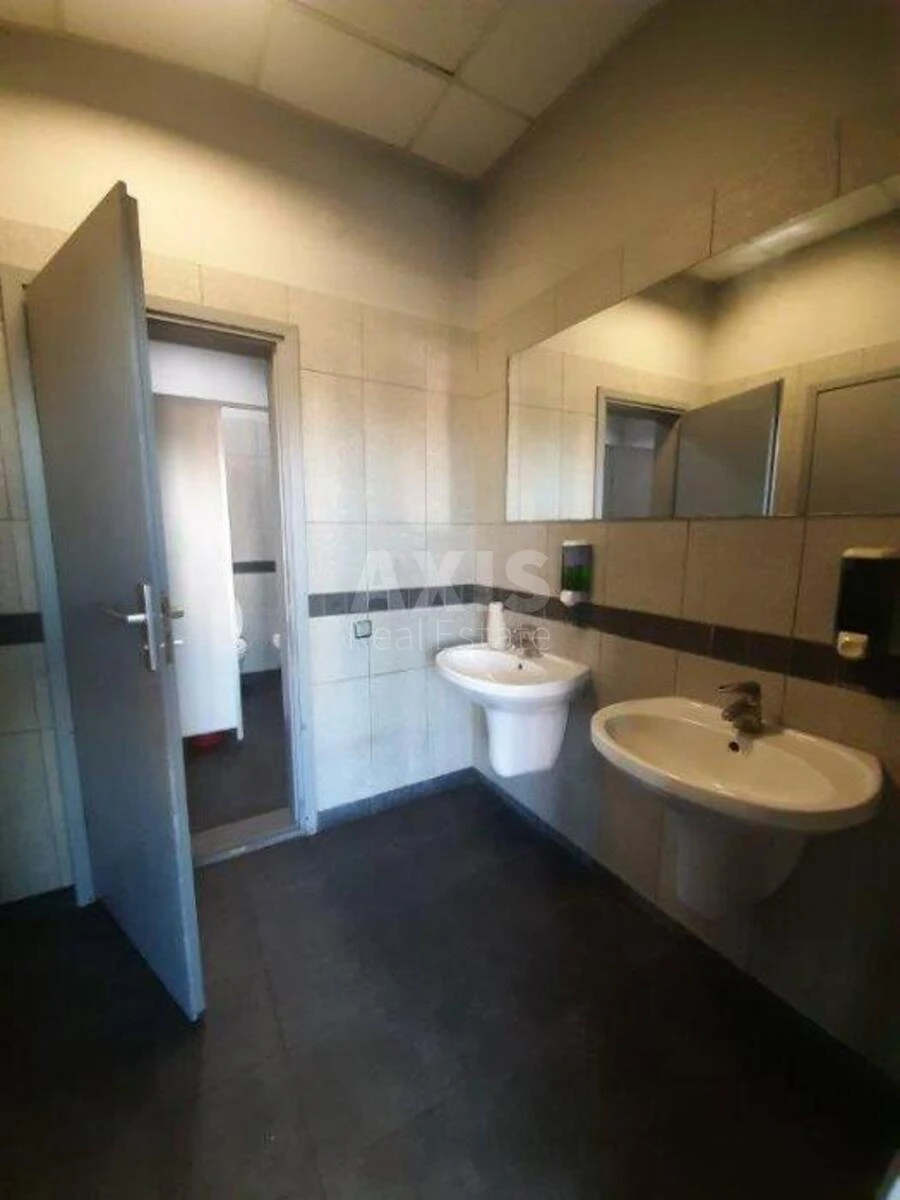 Office vul. Nyzhn'ojurkivs'ka 45, 2300m27183618