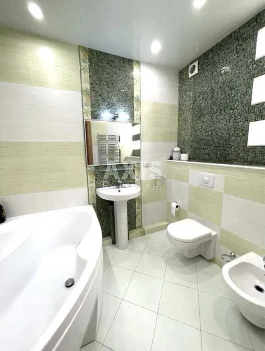 4k apartment vul. L'vivs'ka 22688156