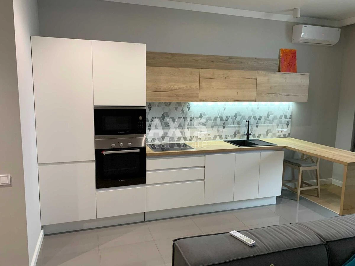 1k apartment vul. Vasylya Tyutyunnyka 52/165480