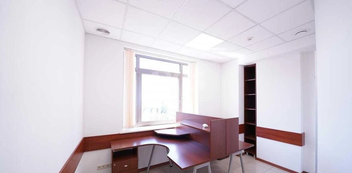 Office vul. Velyka Vasyl'kivs'ka 72, 138m2699500