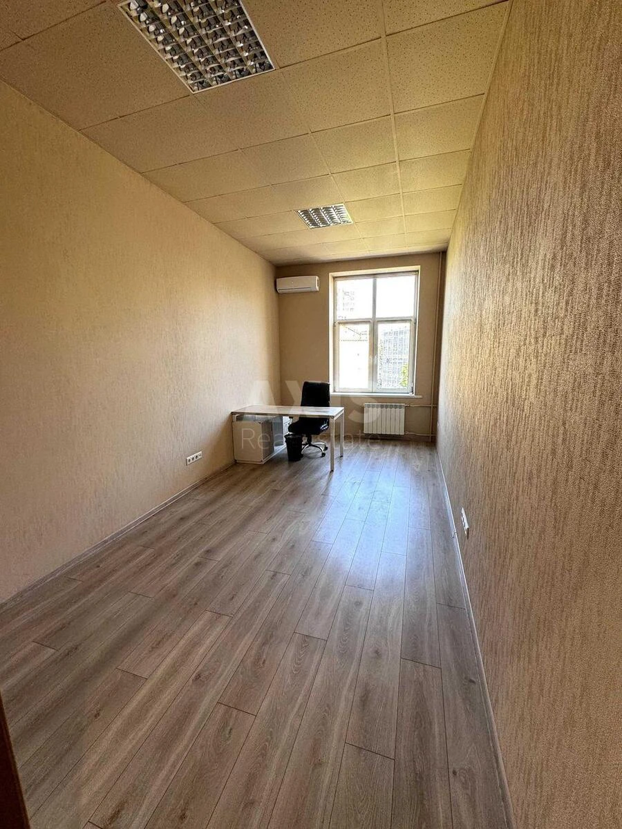 Офис ул. Александра Конисского 82, 280м2700679