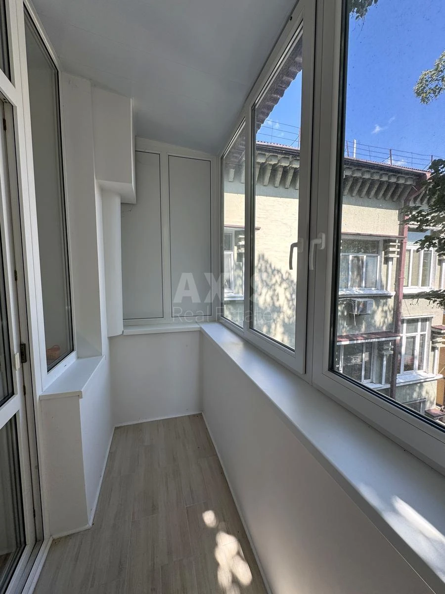 4k apartment vul. Kost'ol'na 15687184