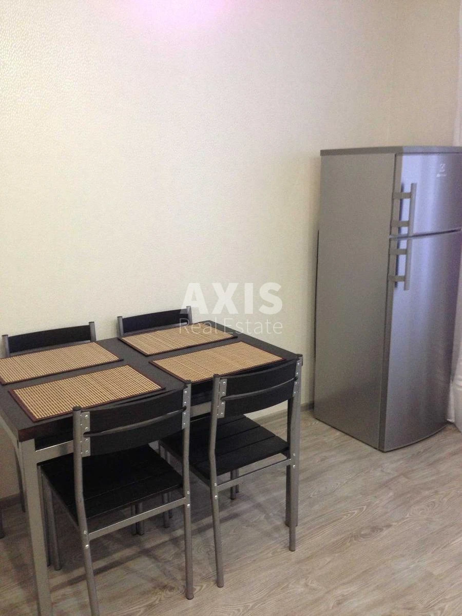 1к квартира ул. Михаила Максимовича 3348800