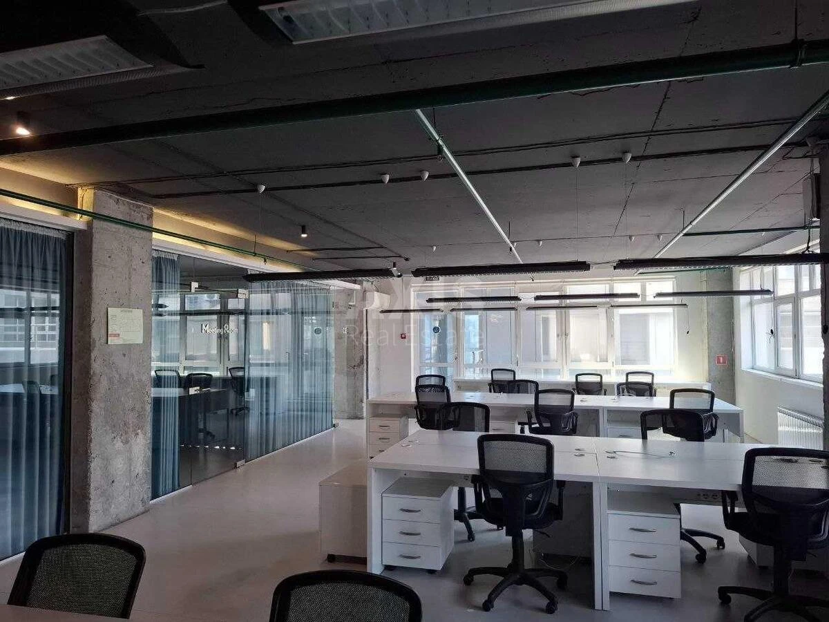 Office pr-t Berestejskij 28, 280m269964