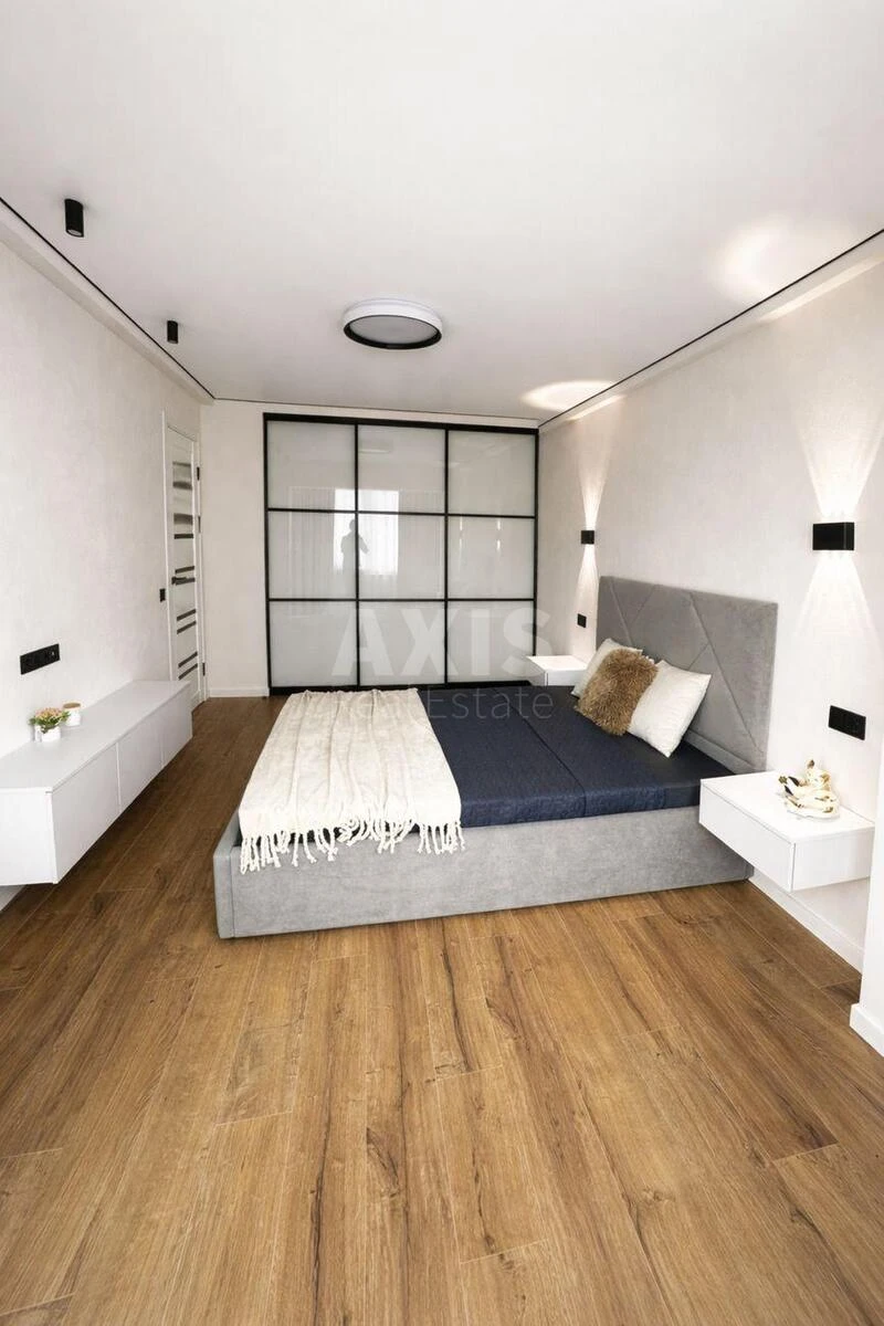 1k apartment pr-t Berestejskij 19714212