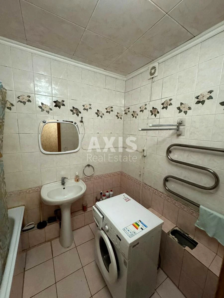 4k apartment vul. Vyshnjakivs'ka Seven A6640513