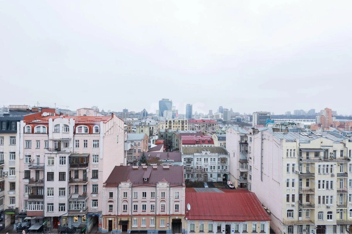 5к квартира ул. Антоновича 87009016
