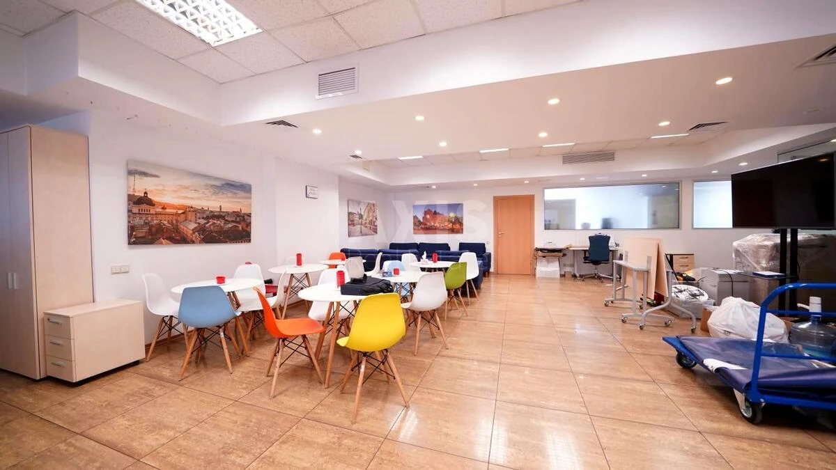 Office vul. Velyka Vasyl'kivs'ka 72, 300m2692672