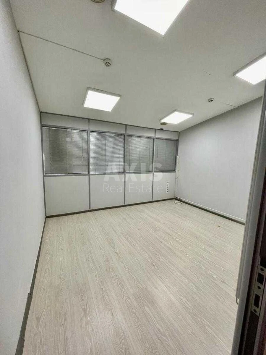 Office pl. Kosmonavtiv 4, 3000m2694617