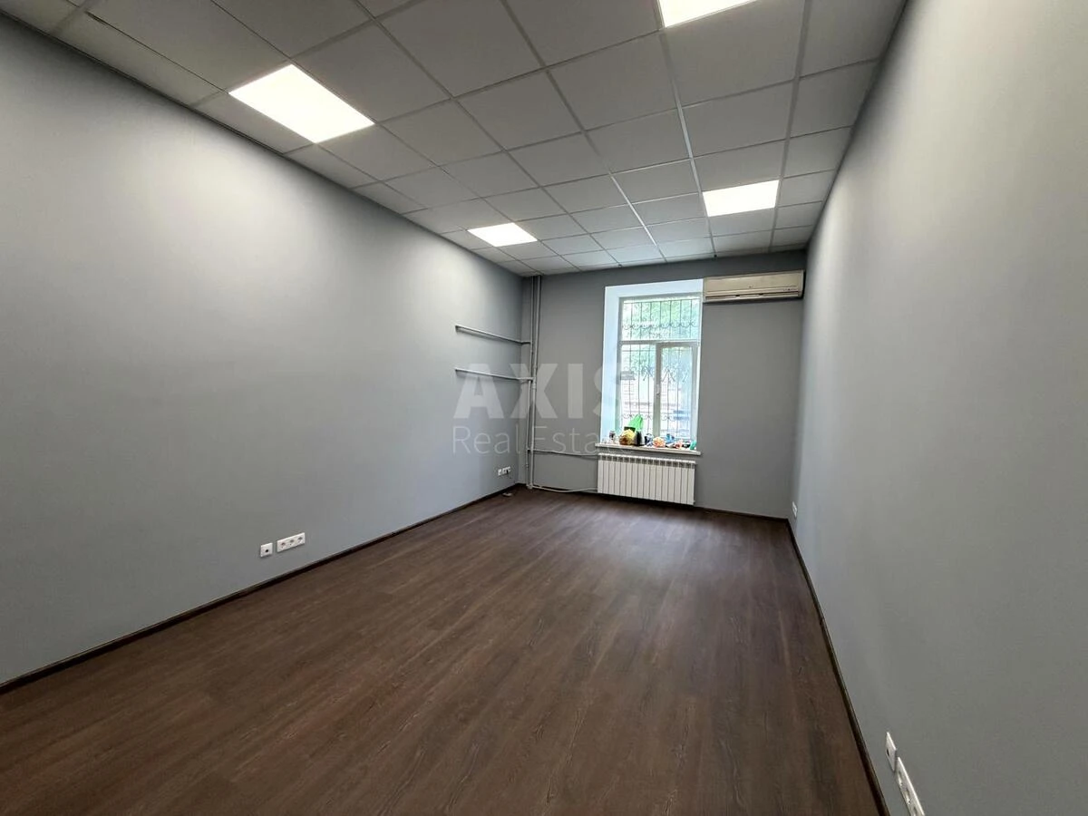 Офис ул. Евгения Чикаленко 25, 300м2689190