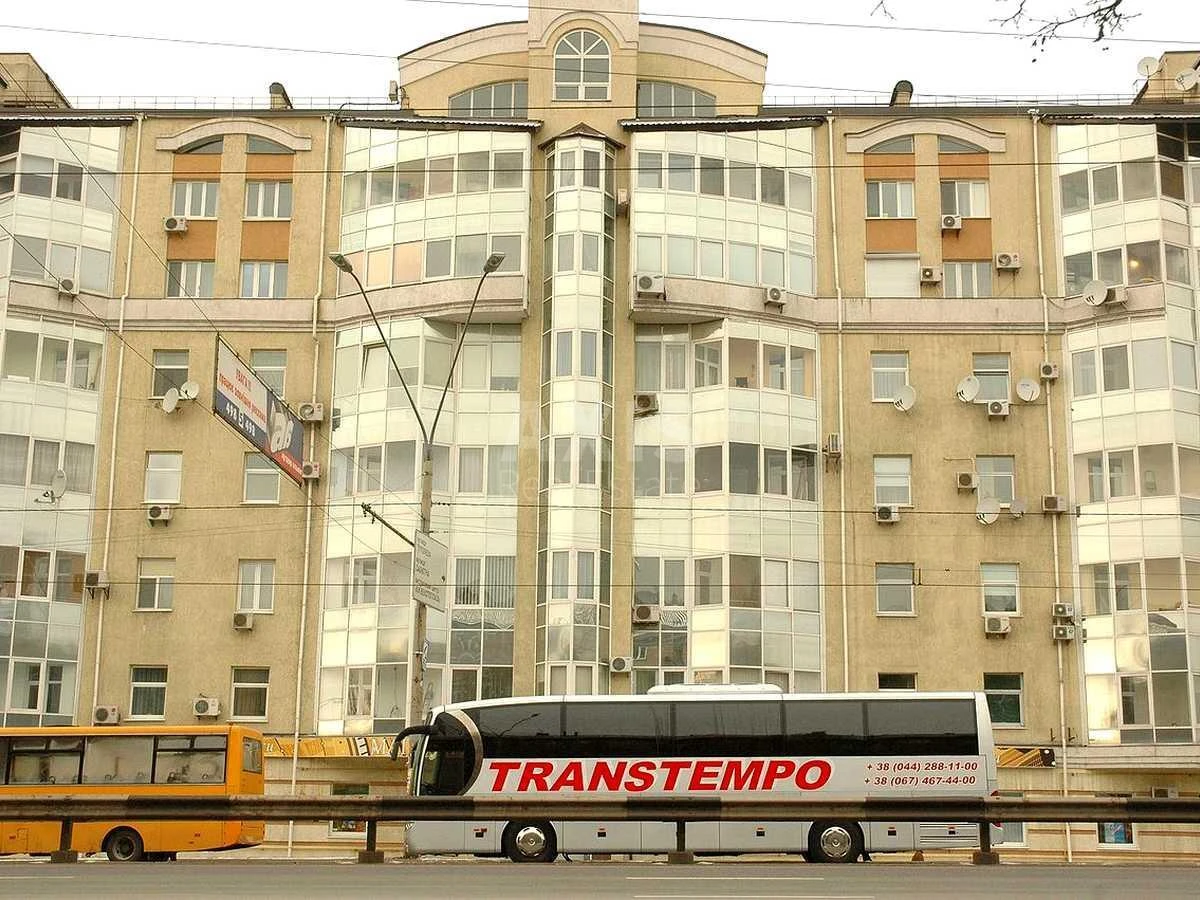 2k apartment pr-t Berestejskij 967057810