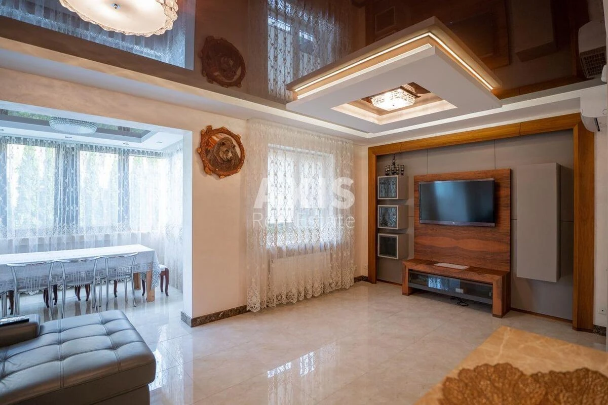 Дoм ул. Редчинская, 200м2, город Киев608000