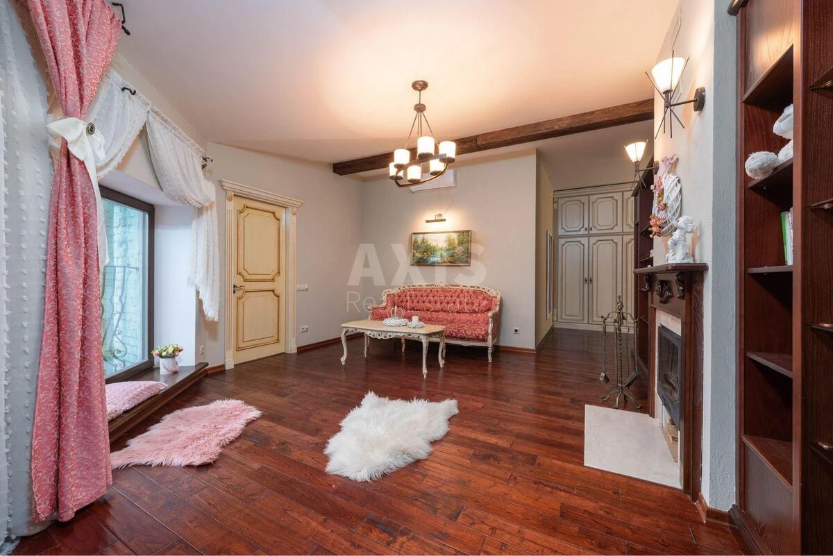 5к квартира ул. Антоновича 87009019
